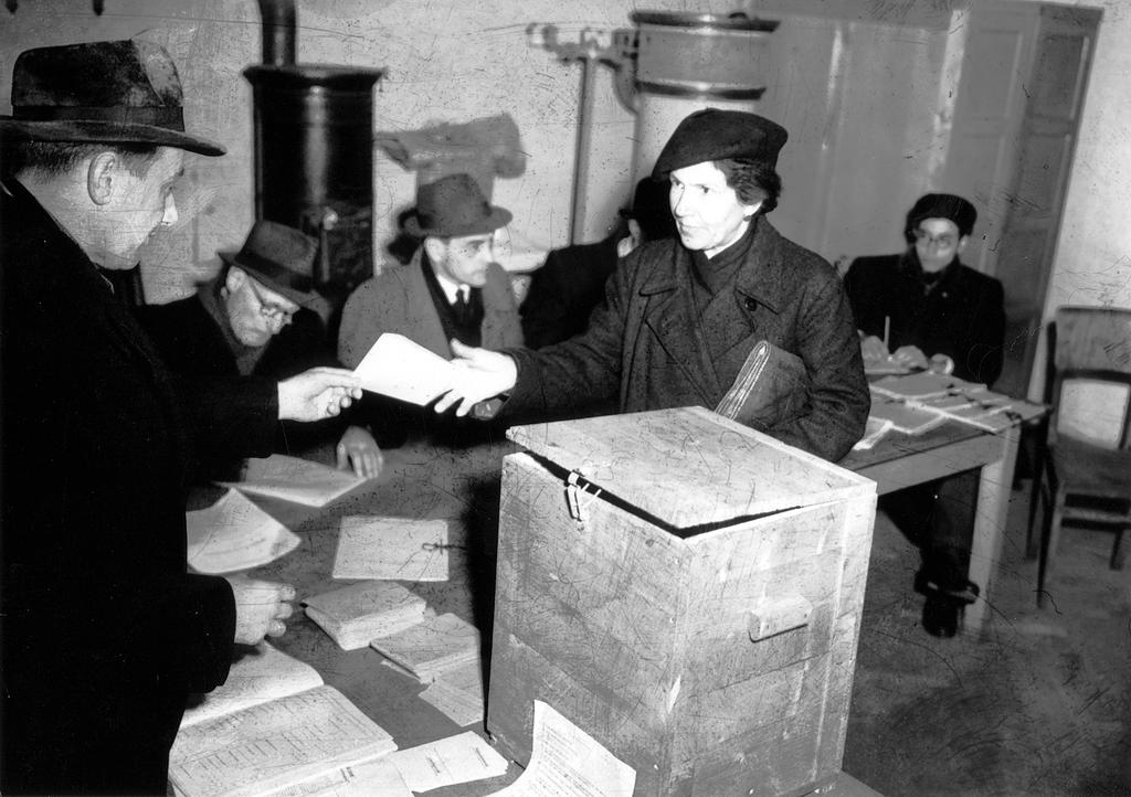 First general elections in Austria (25 November 1945)