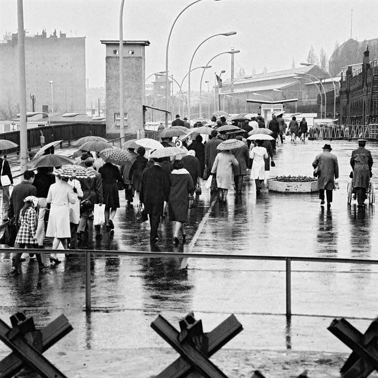 Opening of the frontier between East Berlin and West Berlin (1972)