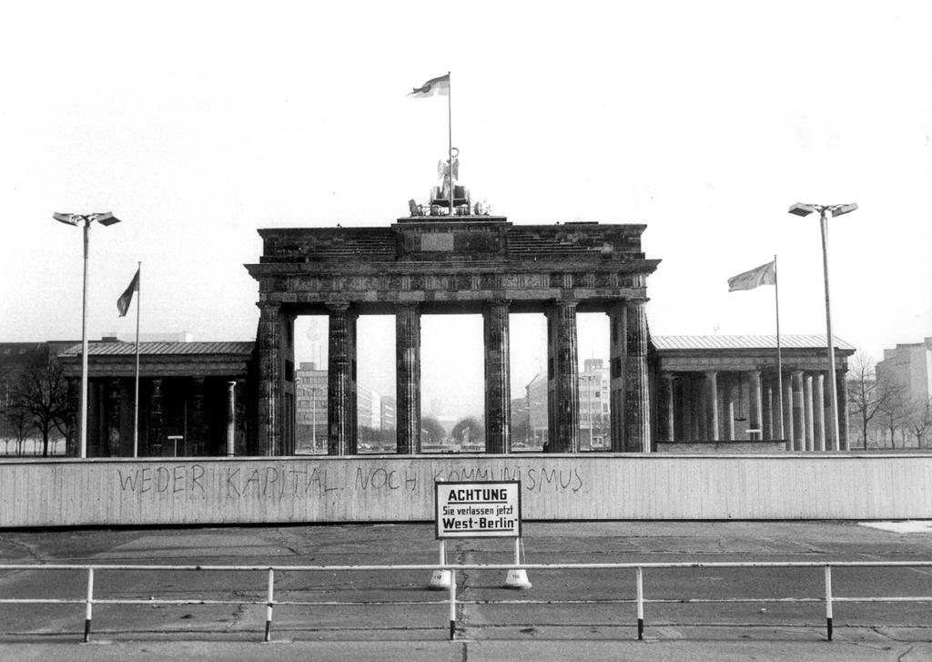 Le mur de Berlin (1961)
