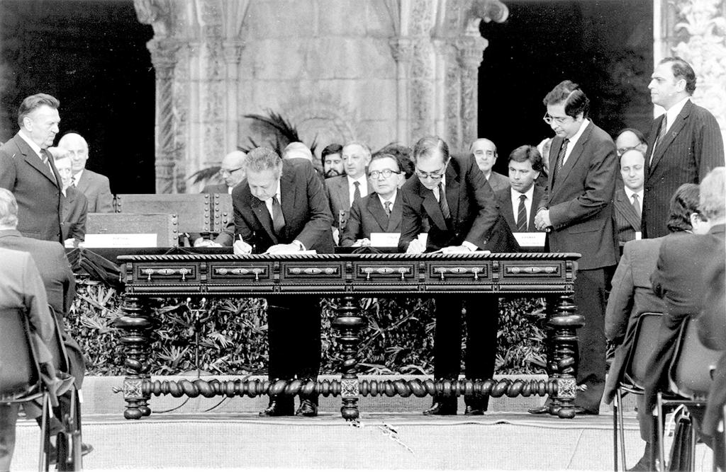 L'adhésion du Portugal aux Communautés européennes (Lisbonne, 12 juin 1985)