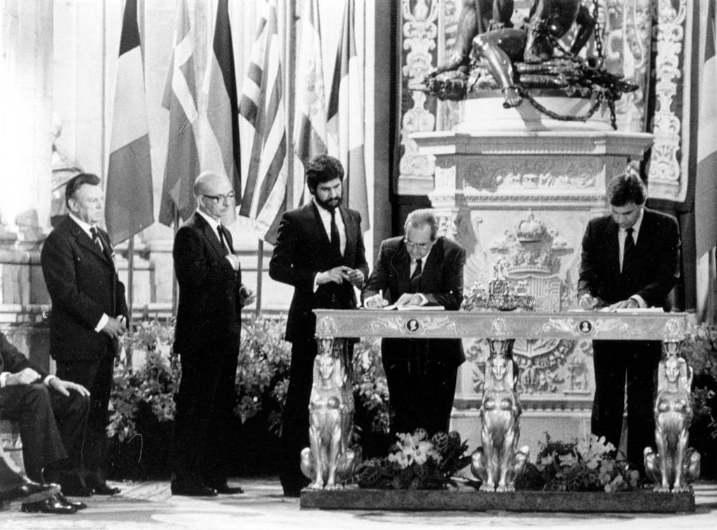 L'adhésion de l'Espagne aux Communautés européennes (Madrid, 12 juin 1985)