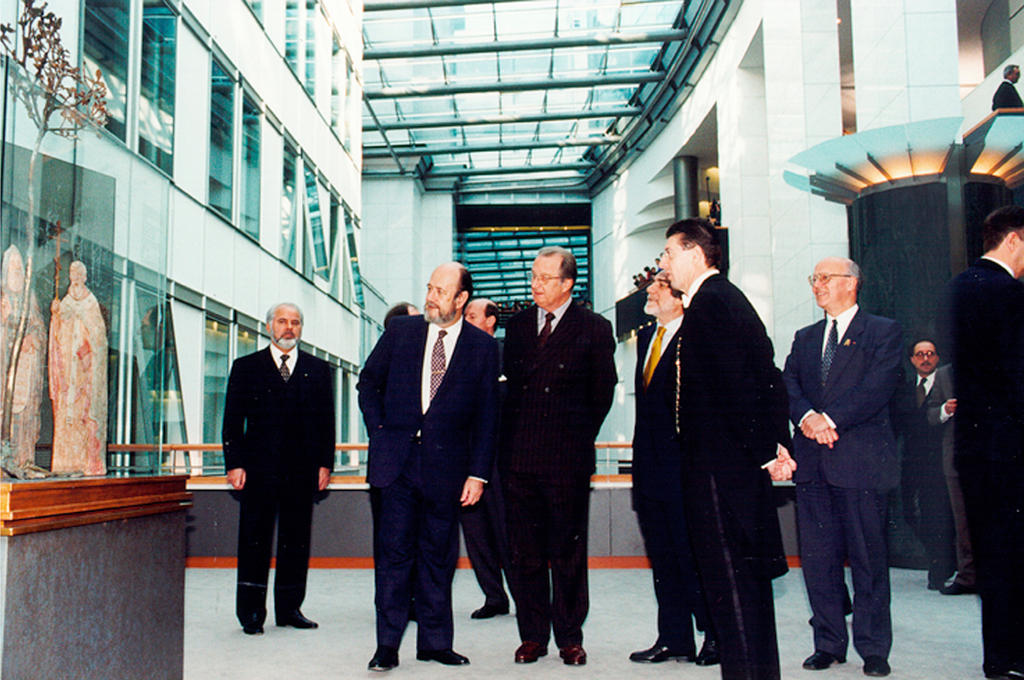 Opening of the new building of the European Parliament (view of the interior) (Brussels, 24 February 1998)