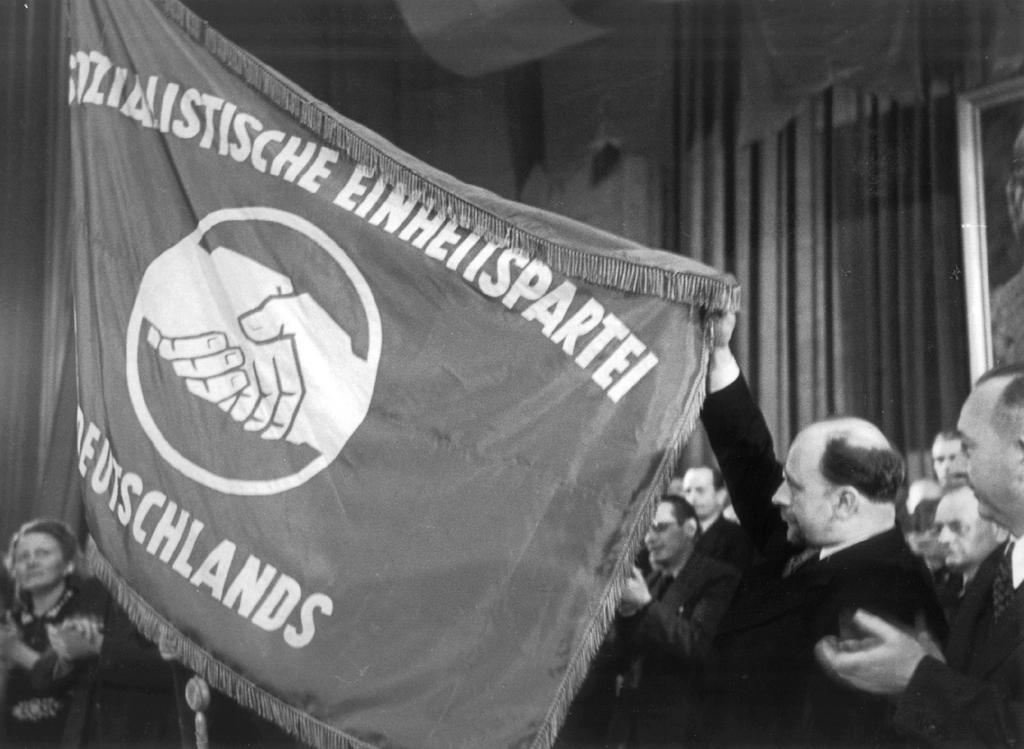 La création du Parti socialiste unifié allemand (Berlin, 21 avril 1946)