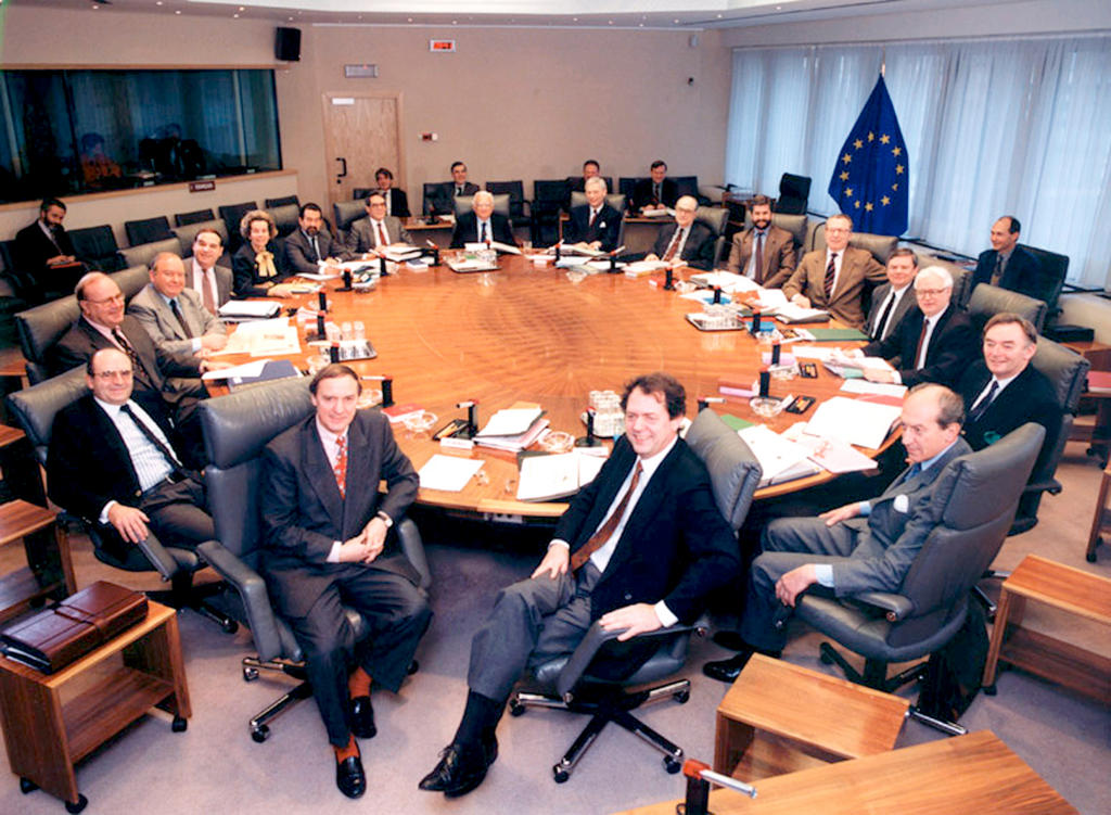 Réunion de la Commission Delors (1993)