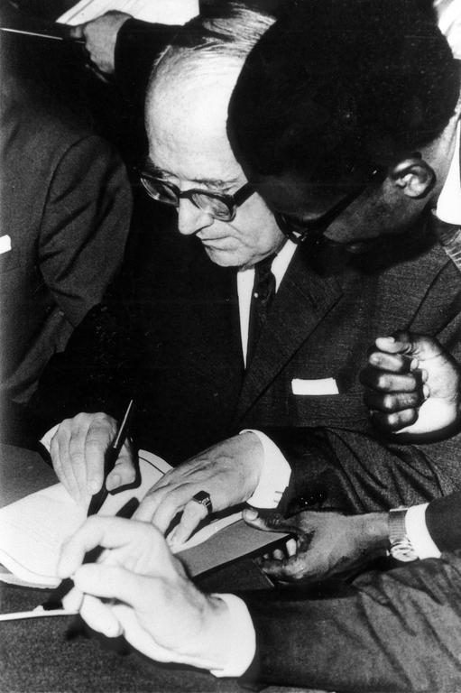 Ondertekening van de eerste Overeenkomst van Yaoundé (20 juli 1963)