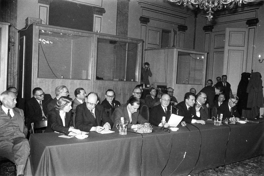 Press conference at the opening of the common market for coal (Luxembourg, 9 February 1953)