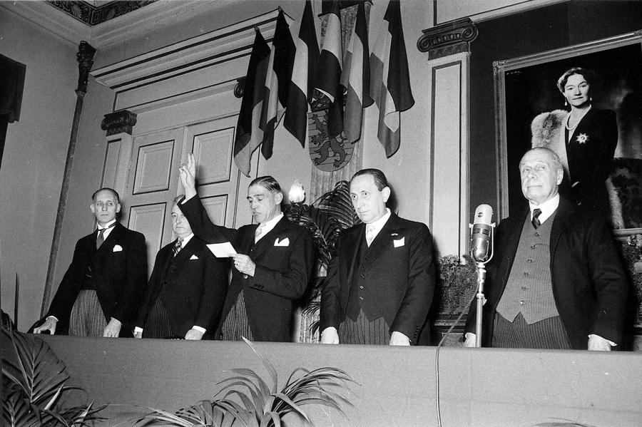 Première séance de la Cour de Justice de la CECA (Luxembourg, 10 décembre 1952)