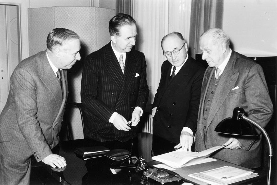 Les quatre présidents des institutions de la CECA (Luxembourg, 8 février 1955)