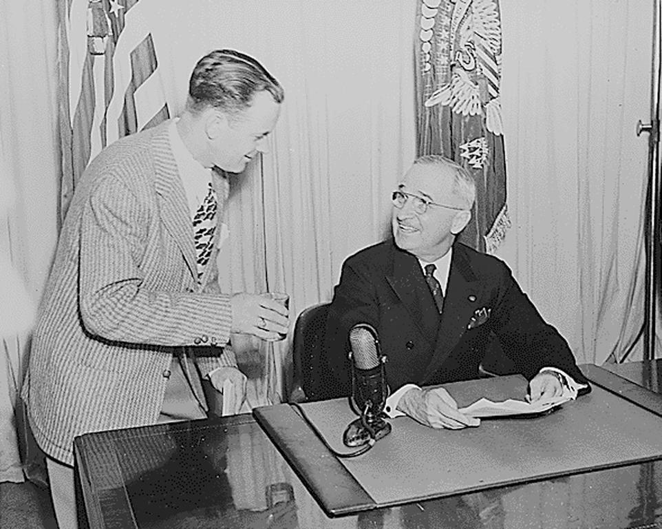 Harry S. Truman annonce la fin de la Seconde Guerre mondiale (8 mai 1945)