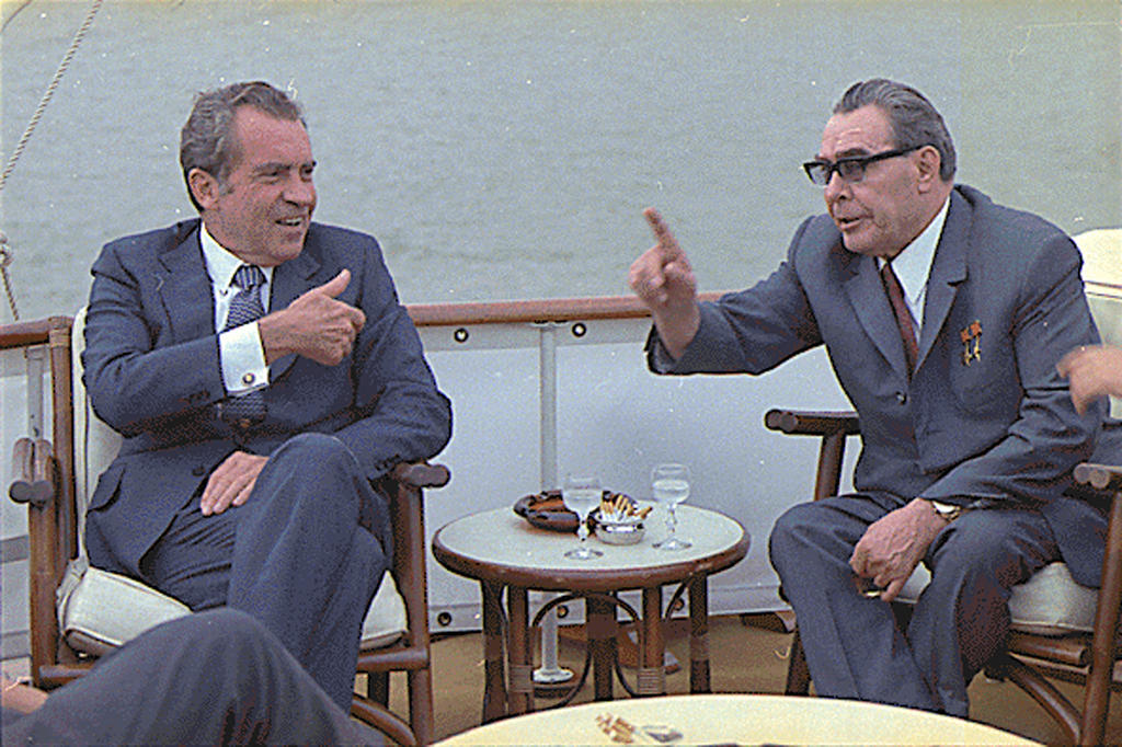 Richard Nixon and Leonid Brezhnev (19 June 1973)