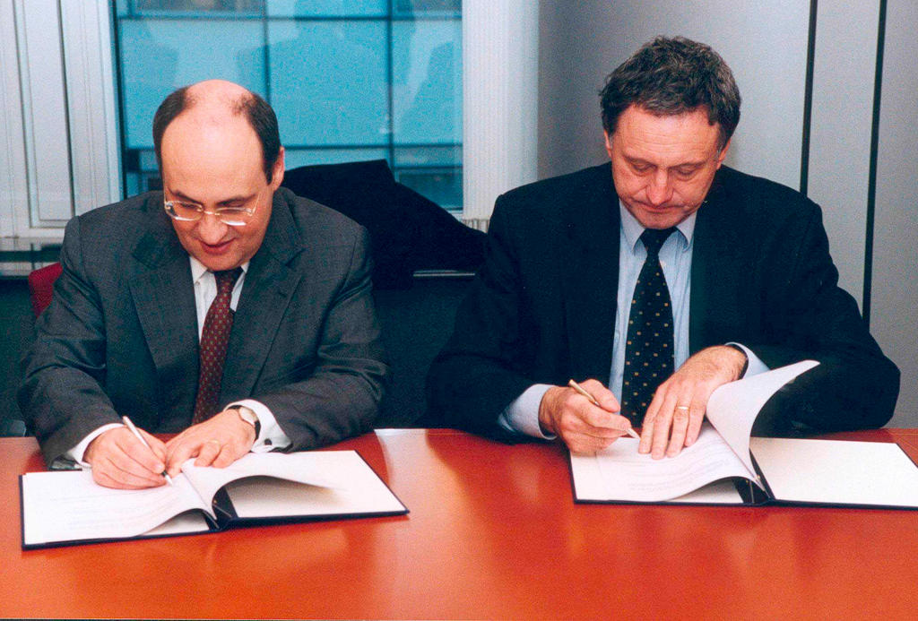 Signature de l'accord de coopération entre la Commission européenne et Europol (18 février 2003)