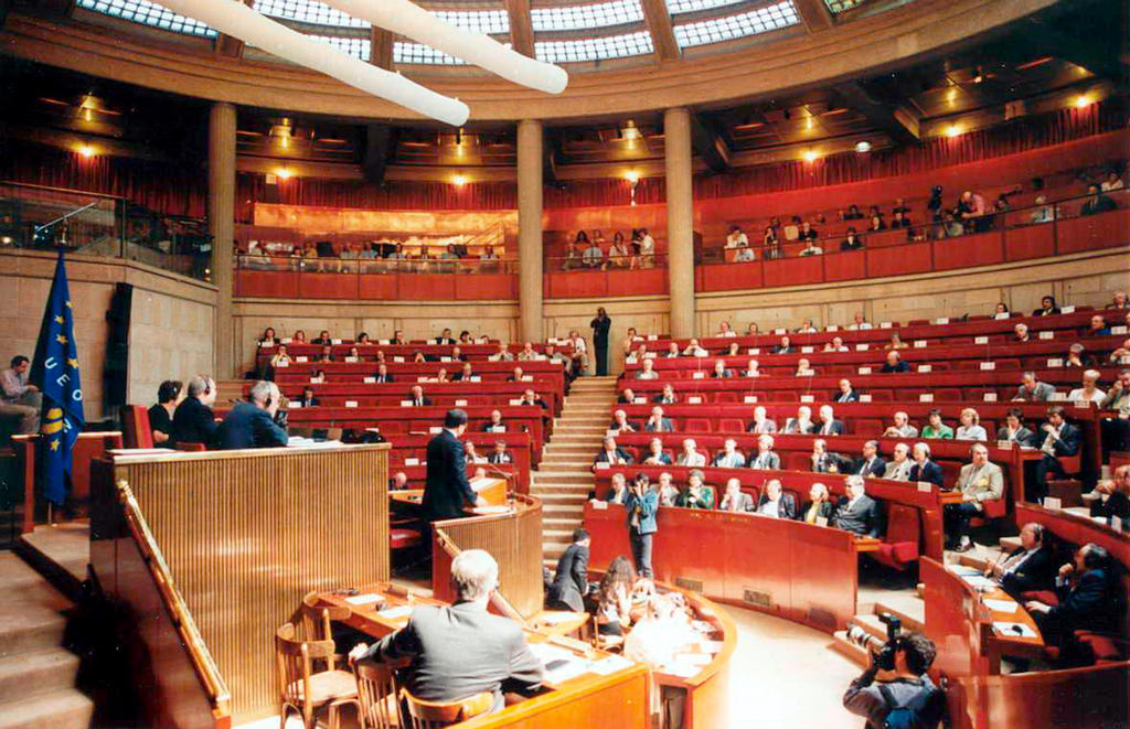 Hémicycle de l'Assemblée parlementaire de l'UEO (Paris)