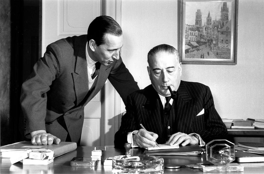 René Mayer und Dirk Spierenburg bei der Arbeit in der Hohen Behörde der EGKS (Luxemburg, 31. Januar 1956)