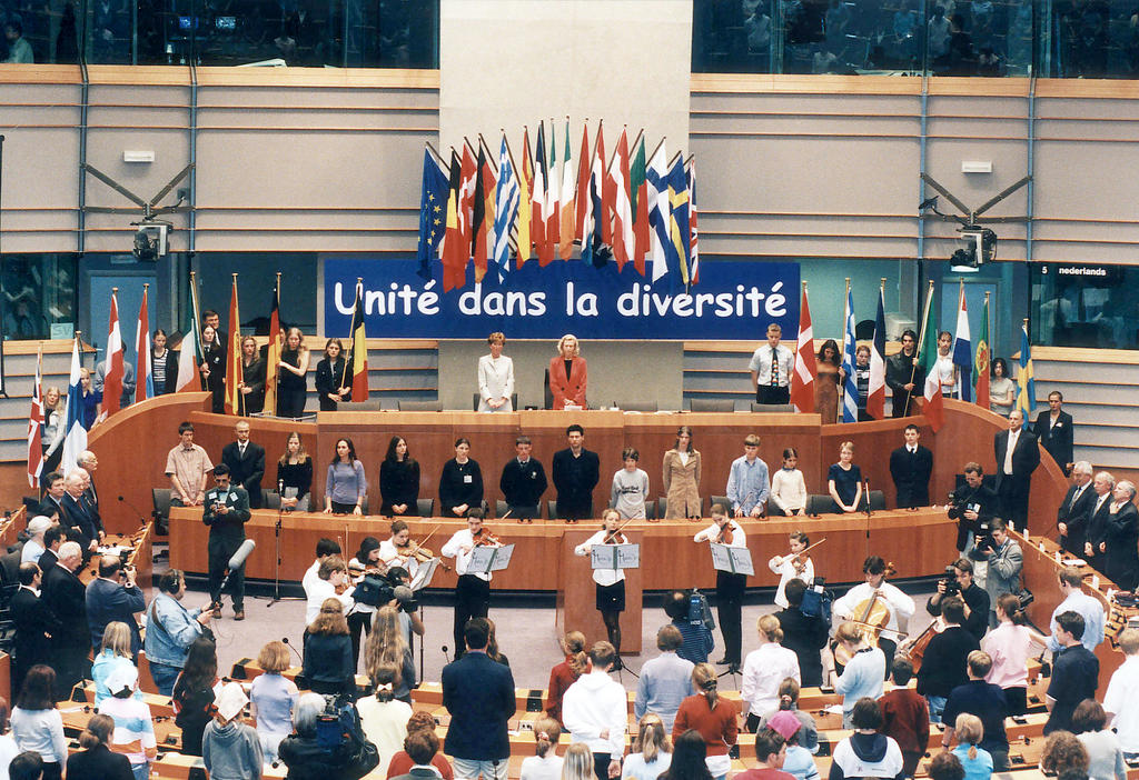 Verkündung des Mottos „In Vielfalt geeint“ (Brüssel, 4. Mai 2000)
