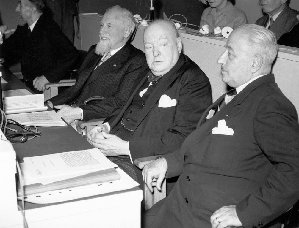 Les députés van Cauwelaert, Churchill et Cingolani à l'Assemblée consultative (Strasbourg, 11 août 1949)