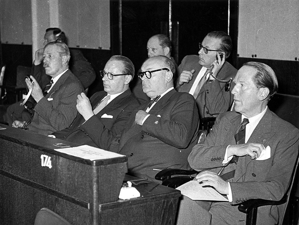 Les ministres Macmillan, von Brentano, Spaak et Beyen à l'Assemblée consultative (Strasbourg, 6 juillet 1955)
