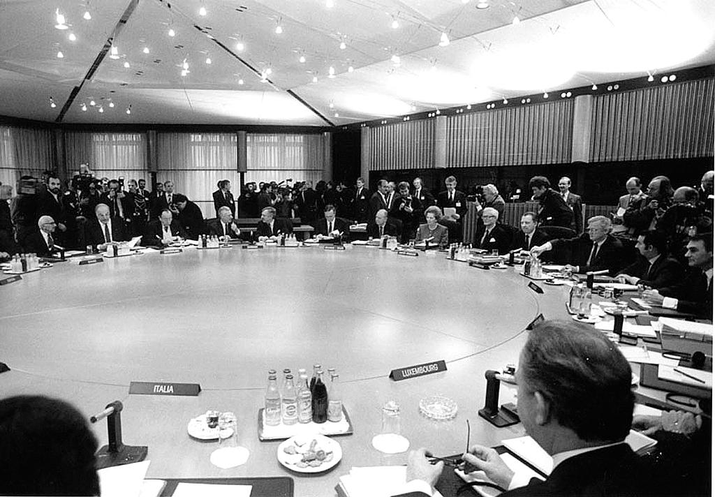 Tour de table lors du Conseil européen de Strasbourg (8 et 9 décembre 1989) 
