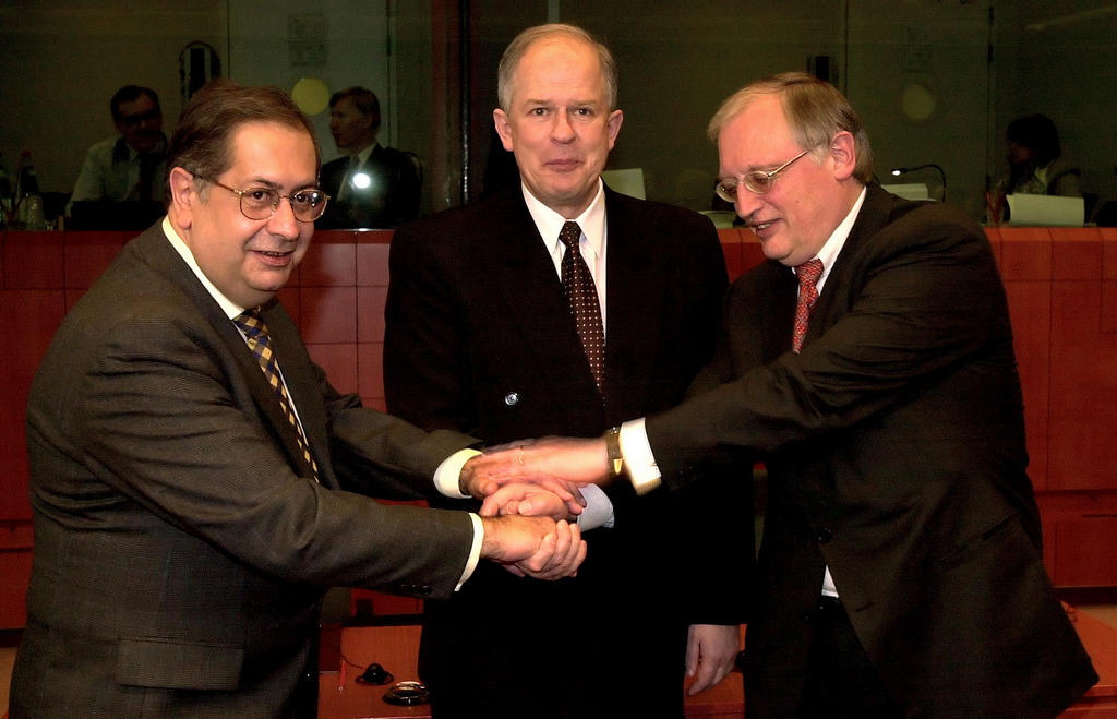 Algirdas Saudargas, Jaime Gama et Günter Verheugen (Bruxelles, 15 février 2000)