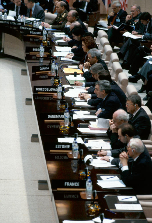 Réunion des ministres des Affaires étrangères au Conseil de coopération nord-atlantique (Bruxelles, 20 décembre 1991)