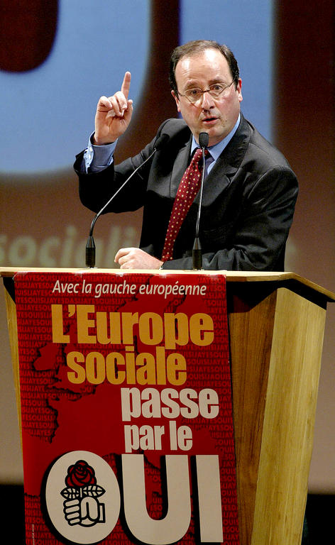 François Hollande s'exprimant en faveur du "oui" (Montluçon, 14 avril 2005)