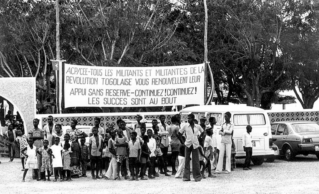 Manifestants soutenant la convention de Lomé II (31 octobre 1979)