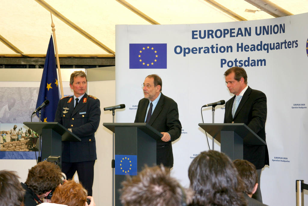 Press conference at the EUFOR RD Congo Operation Headquarters (Potsdam, 7 June 2006)