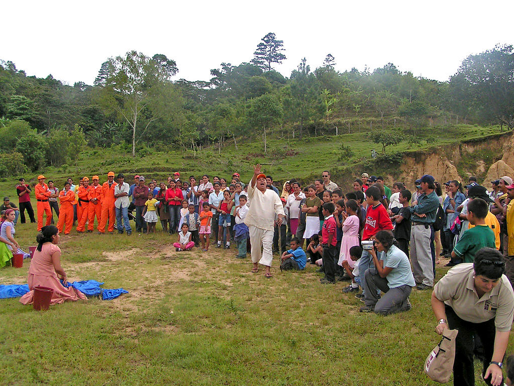The DIPECHO programme in Nicaragua: the example of theatre (2005)