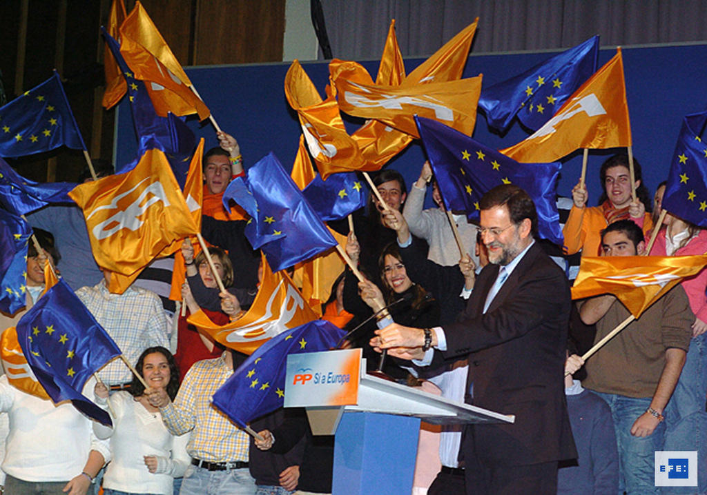 Mariano Rajoy s'exprimant en faveur du "oui" à la Constitution européenne (Madrid, 18 février 2005)
