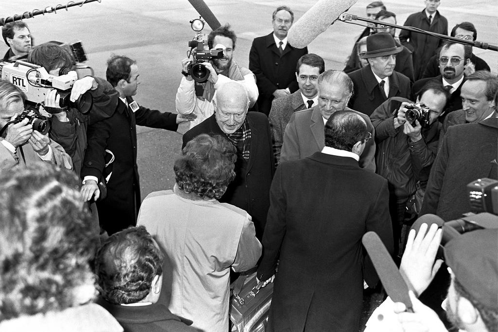 Arrival of the first Spanish and Portuguese MEPs in Strasbourg (2 January 1986)
