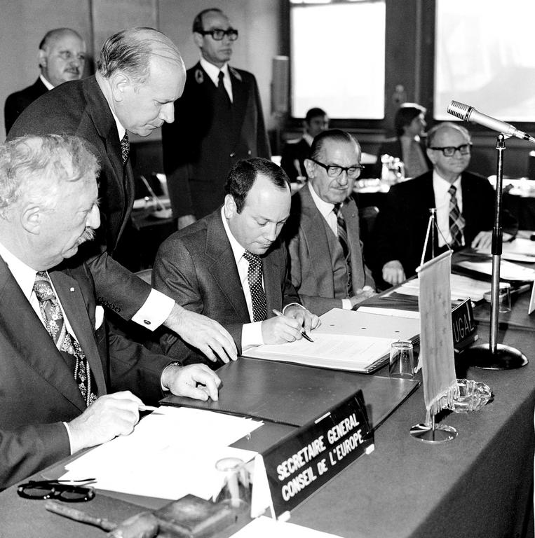 Signing of Portugal’s instrument of accession to the Council of Europe (Strasbourg, 22 September 1976)