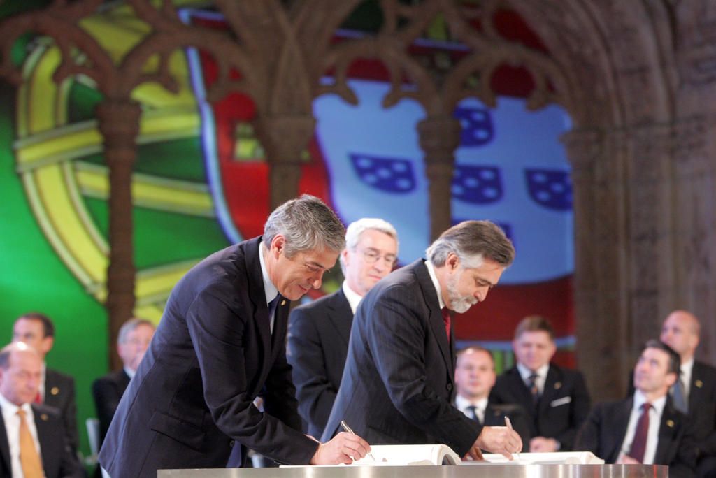 Signing of the Treaty of Lisbon by Portugal (13 December 2007)
