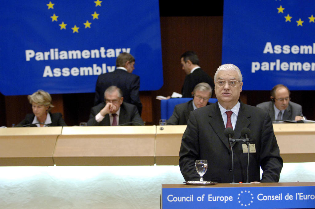 Diego Freitas do Amaral devant l'Assemblée parlementaire du Conseil de l'Europe (Strasbourg, 22 juin 2005)