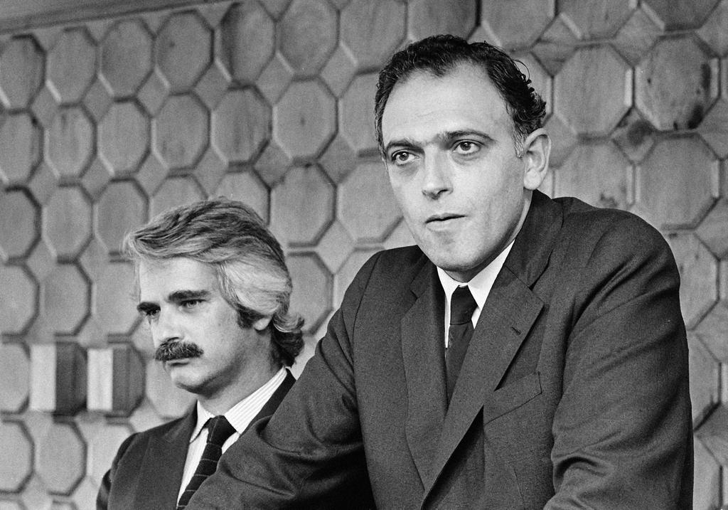 Ernâni Lopes et António Marta lors d'une conférence de presse à Lisbonne (4 septembre 1984)