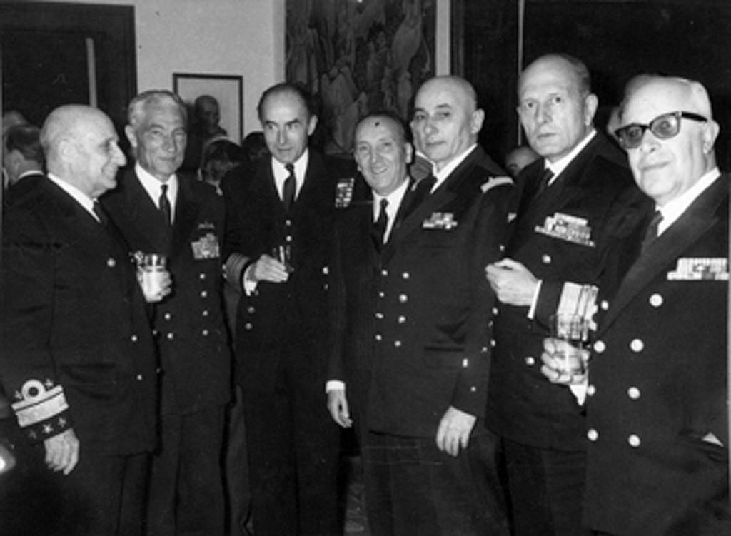 Le général Gomes de Araújo et les Hauts commandants de l'OTAN (Lisbonne, 3 mars 1966)