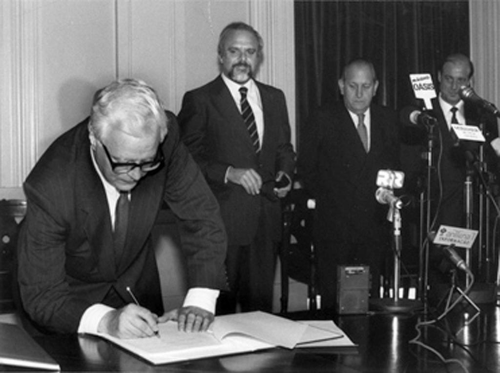 Signing of the INTERREG Community programme (18 June 1991)