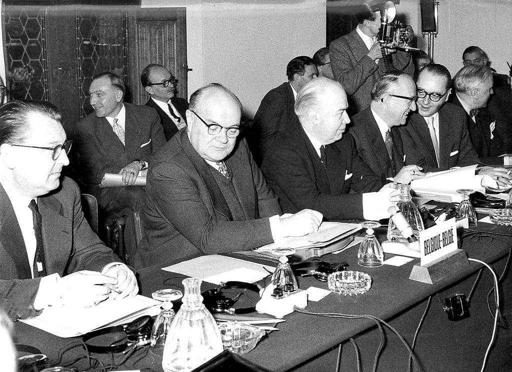 Délégation belge pour les négociations de Val Duchesse (Bruxelles, 28 janvier 1957)