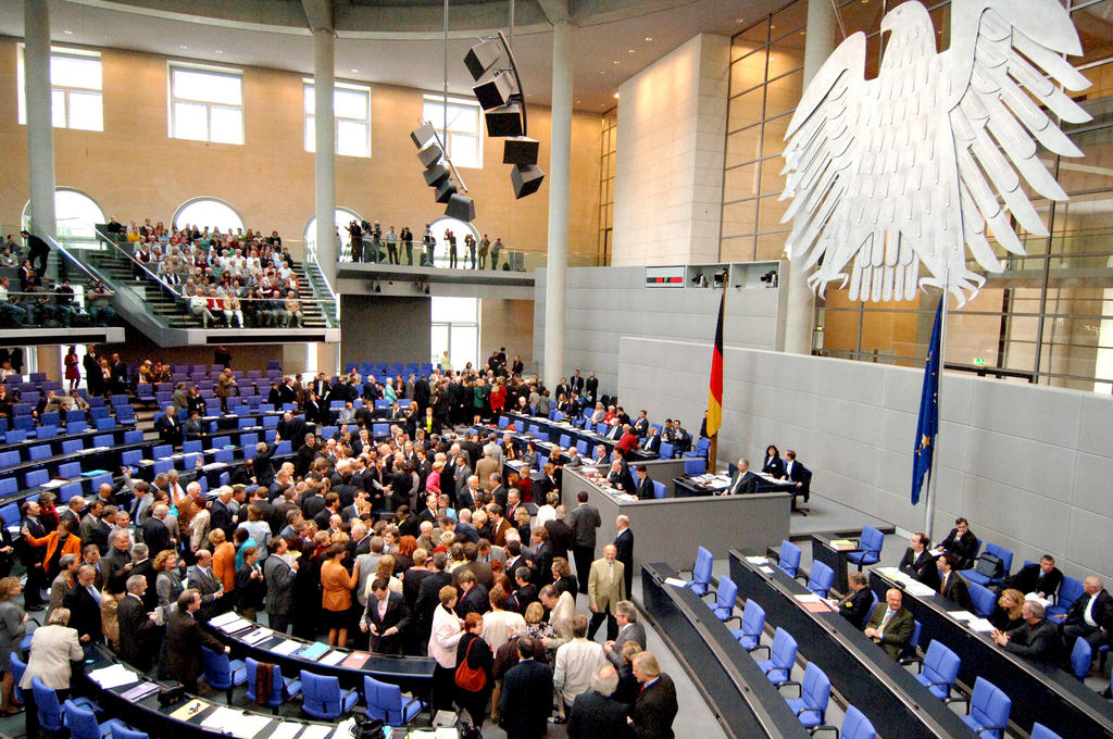Vote du Bundestag sur le traité constitutionnel (Berlin, 12 mai 2005)