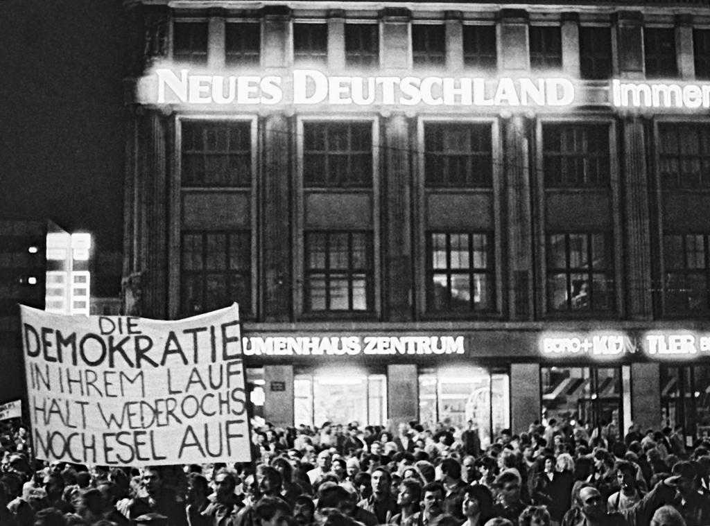 ‘Monday demonstrations' against the policy of the East German Government (Leipzig, 23 October 1989)