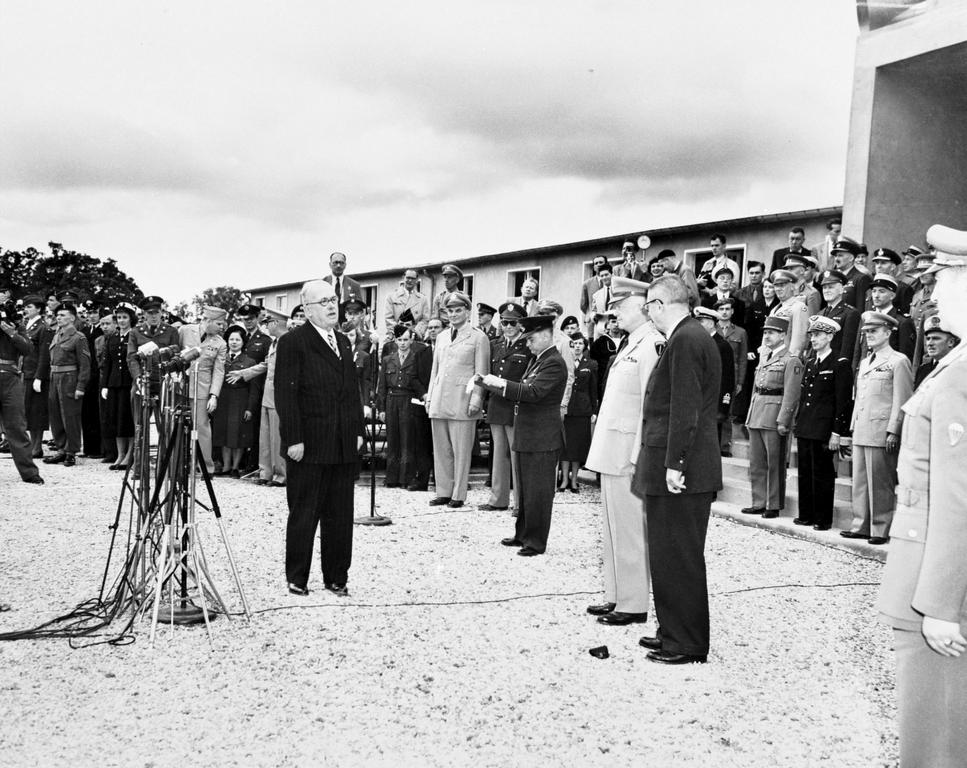 Discours de Vincent Auriol à l'occasion de la cérémonie d'ouverture du SHAPE (Rocquencourt, 2 avril 1951)