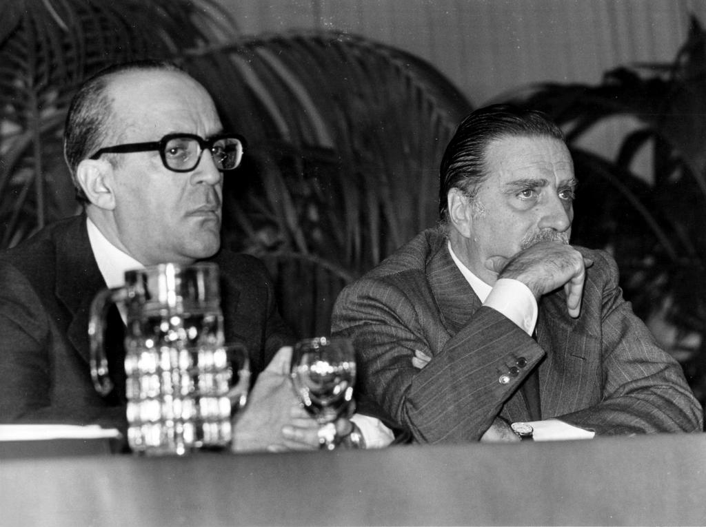 Leopoldo Calvo-Sotelo et Lorenzo Natali lors des négociations d'adhésion de l'Espagne aux CE