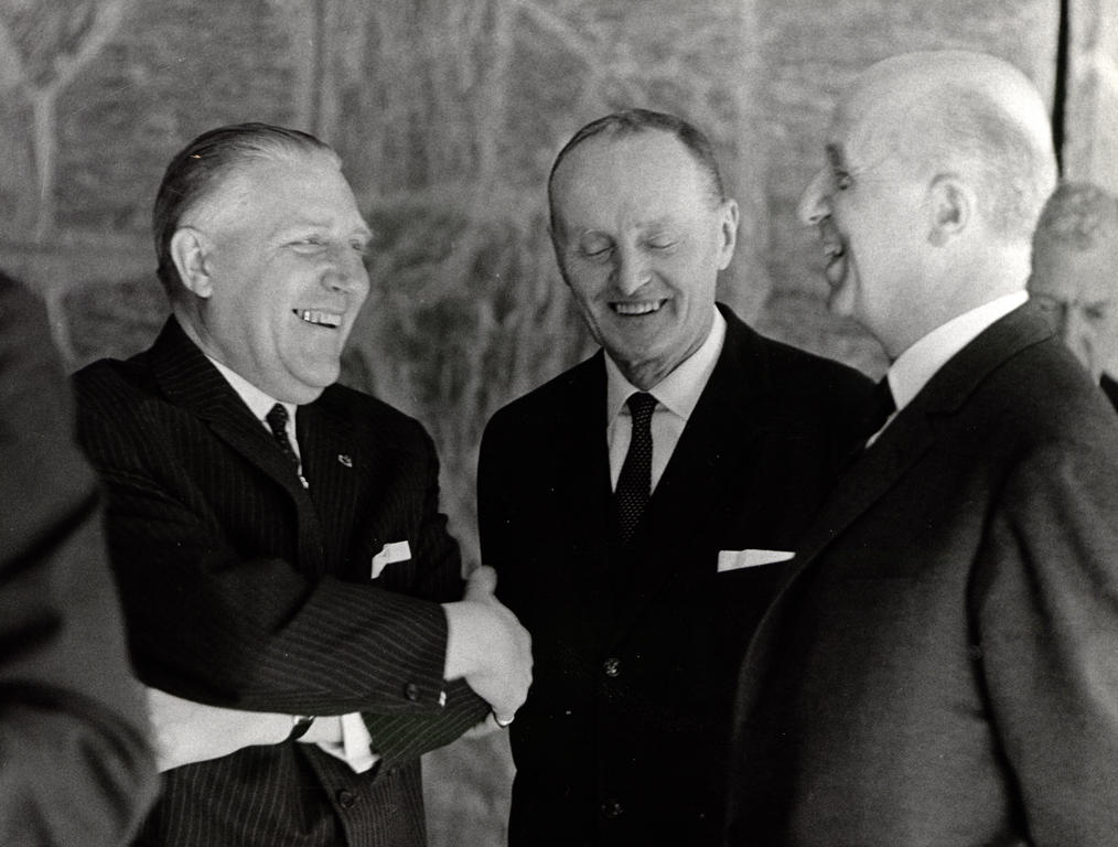 Pierre Werner, Manlio Brosio et Pierre Harmel lors de la réunion ministérielle de l'OTAN (Luxembourg, 13 juin 1967)
