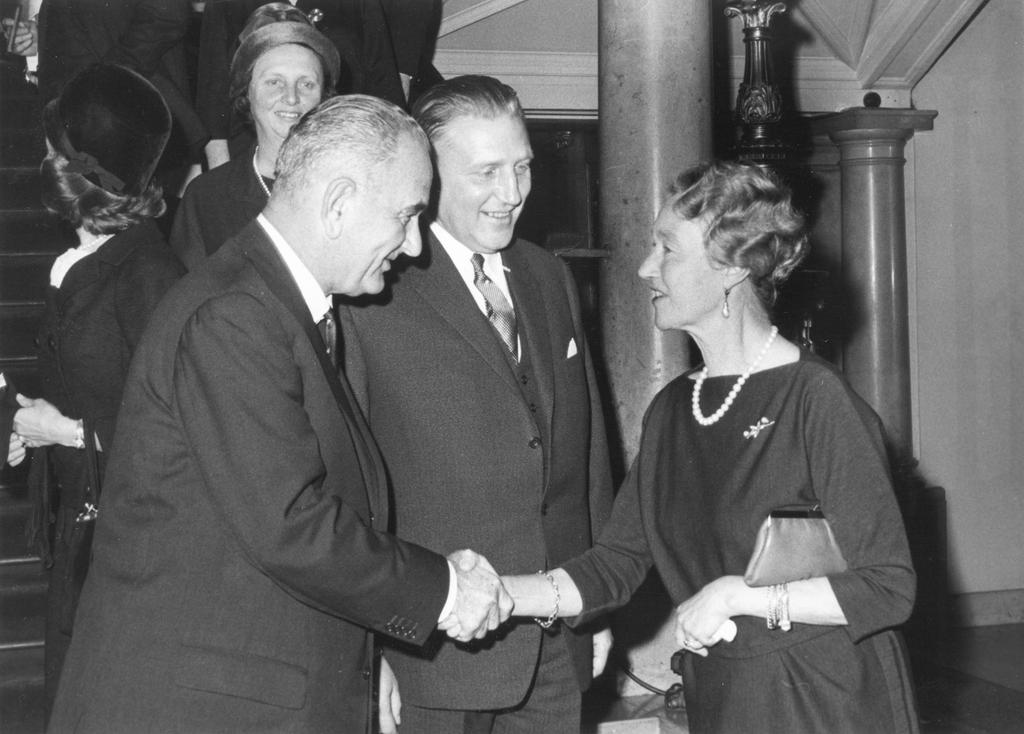 Pierre Werner, la Grande-Duchesse Charlotte et Lyndon B. Johnson (Luxembourg, 4 novembre 1963)