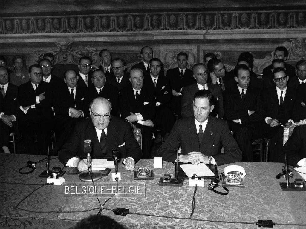 The Belgian Delegation signs the Rome Treaties (Rome, 25 March 1957)