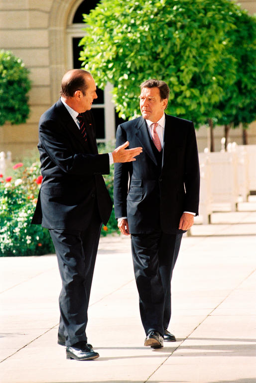 The future new German Chancellor Gerhard Schröder visits France (30 September 1998)