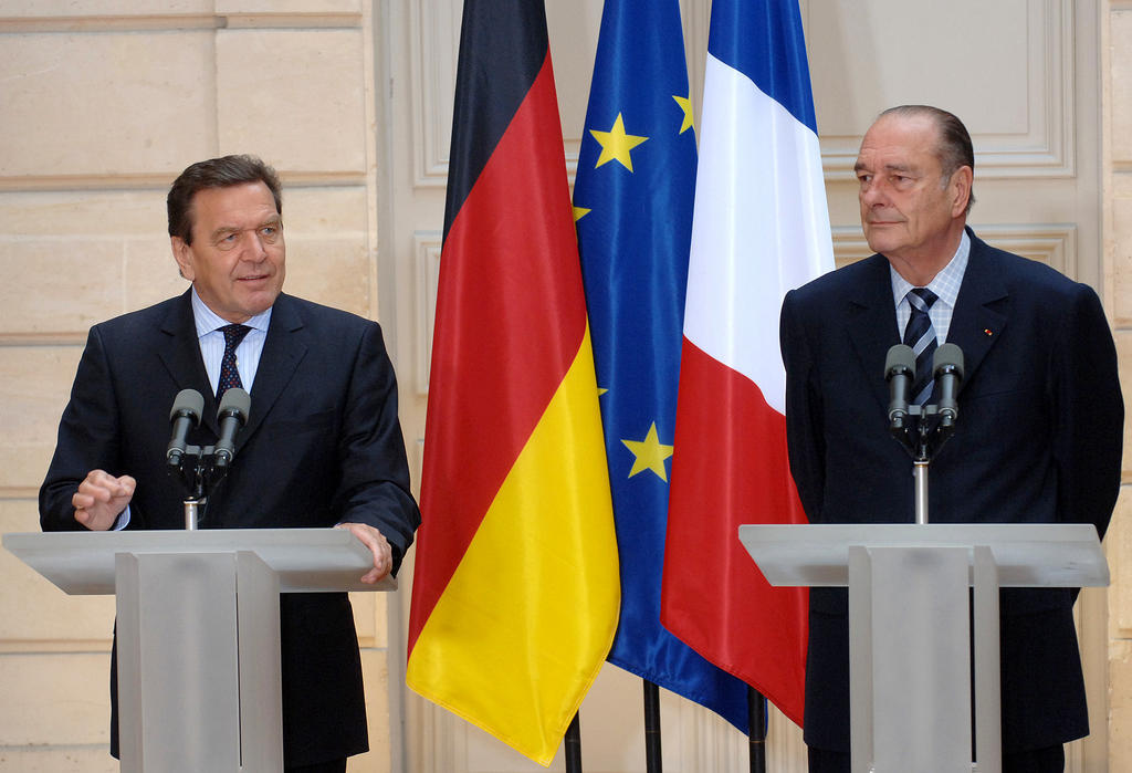 Gemeinsame Pressekonferenz von Gerhard Schröder und Jacques Chirac (Paris, 10. Juni 2005)