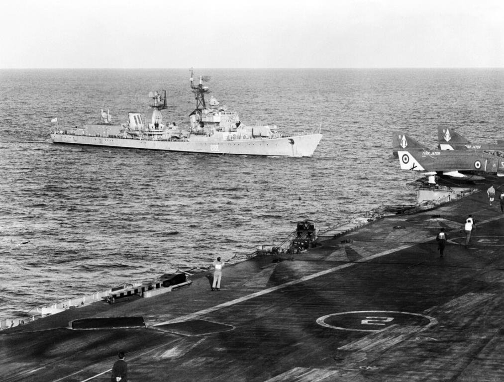 Collision entre le destroyer russe Kotlin et le porte-avions britannique HMS Ark Royal (Novembre 1970)