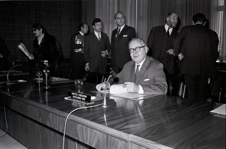 Geoffrey Rippon lors de la 410<sup>e</sup> réunion ministérielle du Conseil de l'UEO (Luxembourg, 11 janvier 1971)